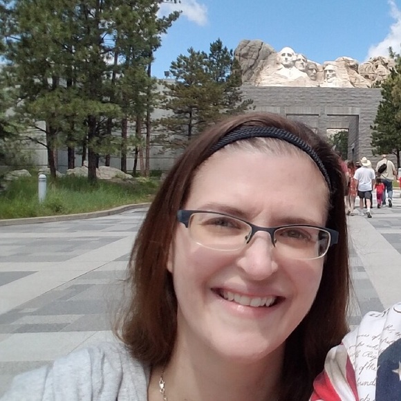 Meet your Posher, Danielle - Picture 1 of 1